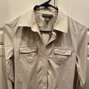 Banana Republic Stretch Khaki Long Sleeves Button Down Blouse Small